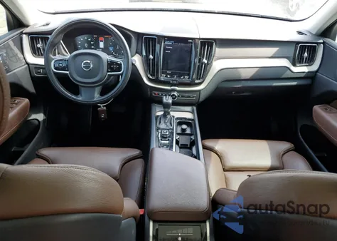 2018 Volvo Xc60 T5 Inscription из США, поврежденный, VIN YV4102RL8J1006277